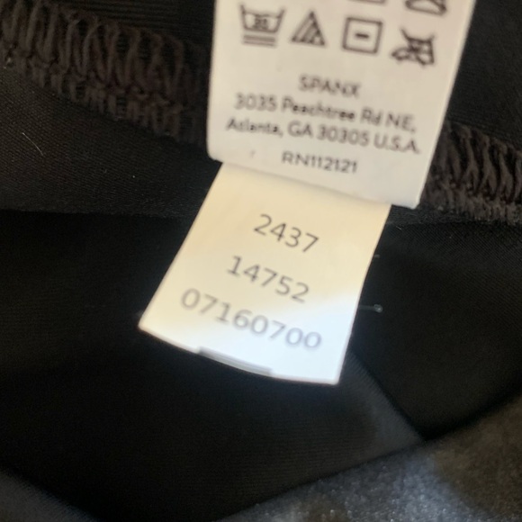 SPANX Faux-Leather Black Leggings Size M - Picture 10 of 10